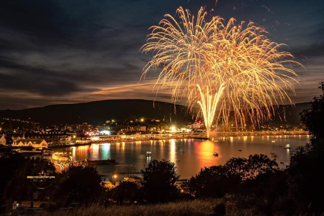 Hightide - 2 Bed With Parking, Balcony & Sea View. Apartment Swanage Room photo