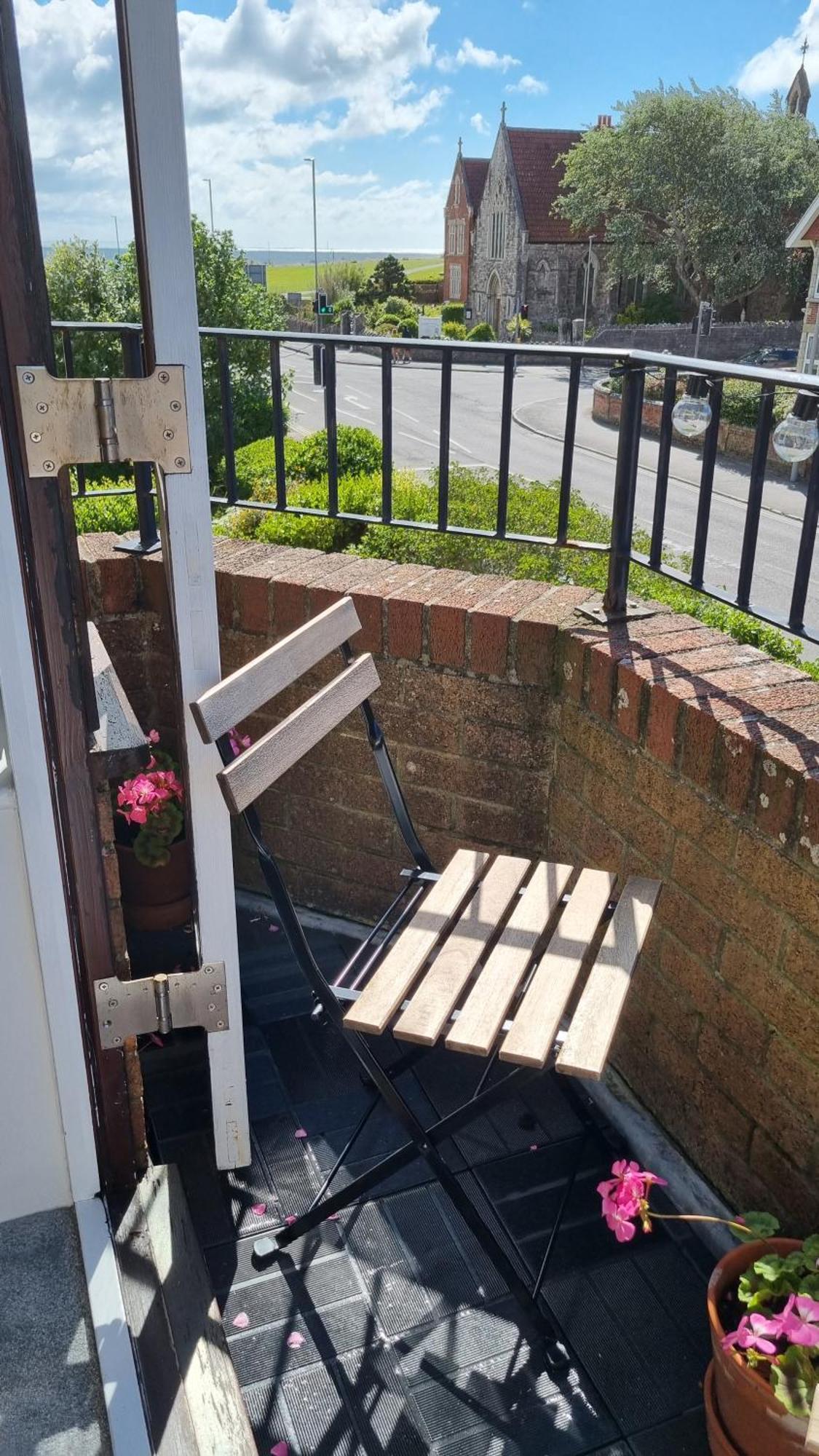 Hightide - 2 Bed With Parking, Balcony & Sea View. Apartment Swanage Exterior photo